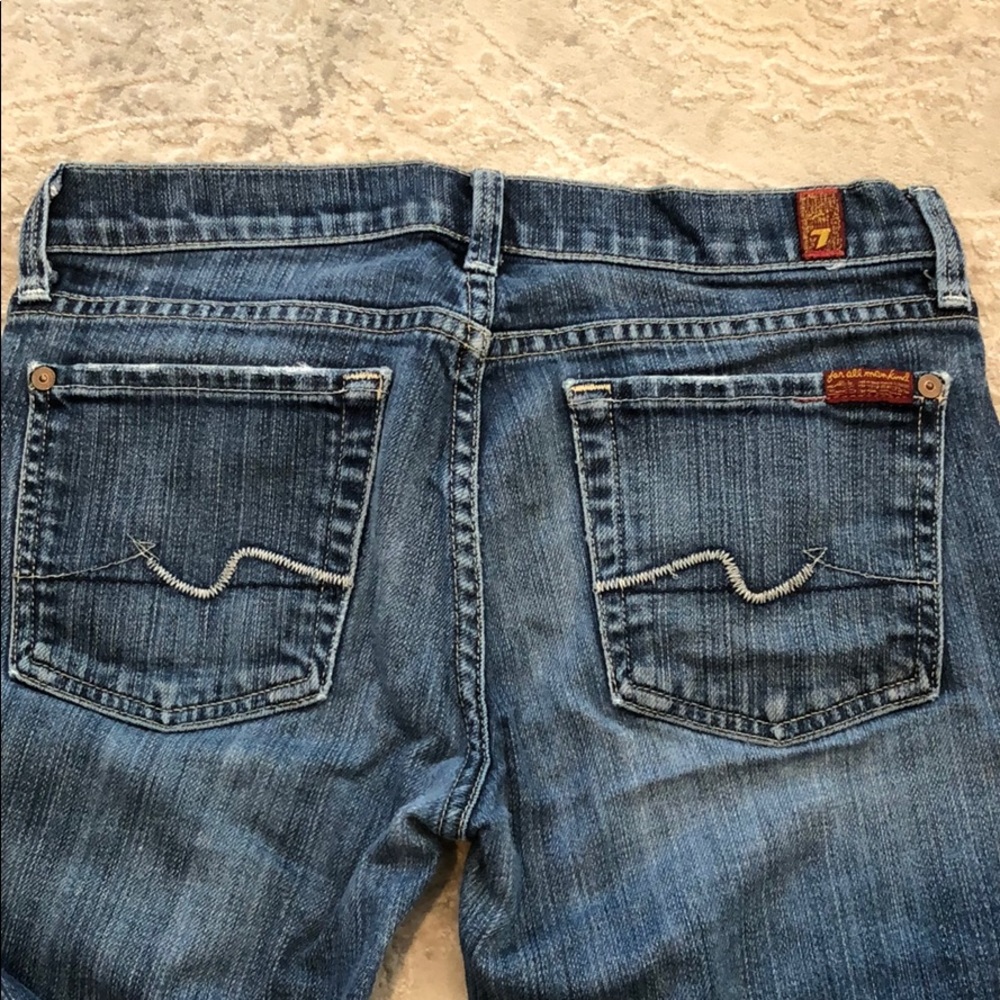 7 for all Mankind medium wash straight leg Sz 27